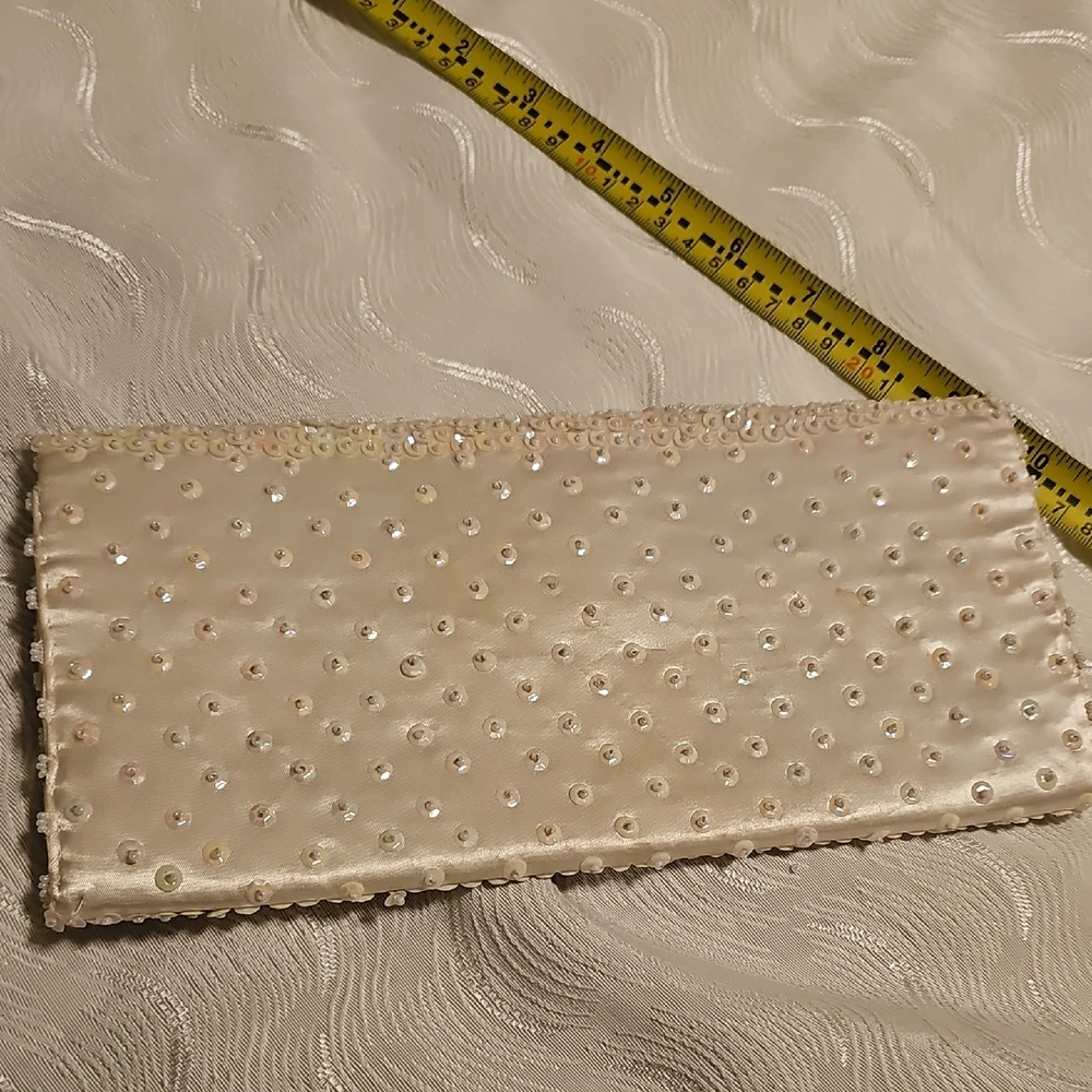 Chic Sequined Cream Clutch